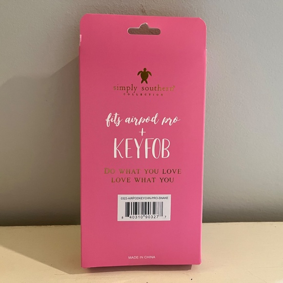 Simply Southern AirPods Case and Keyfob - Picture 3 of 3